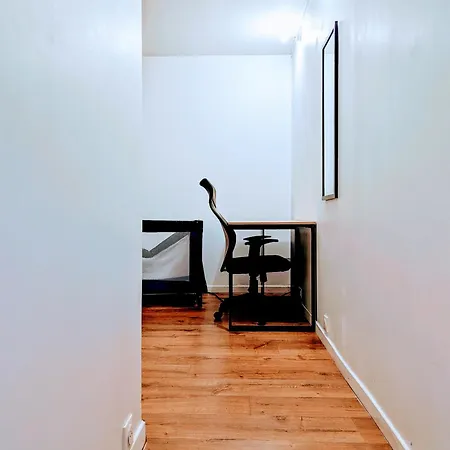 Budget And Spacious With Terrace *